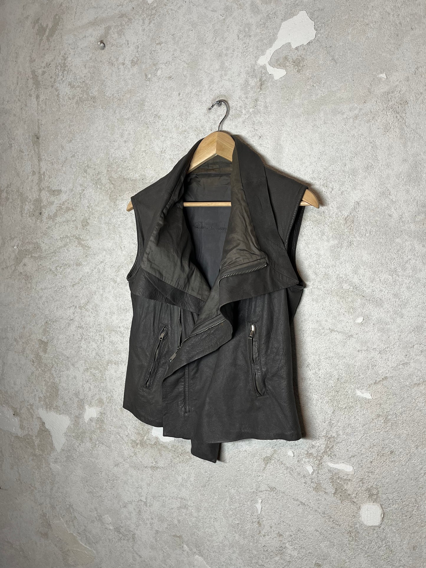 Rick Owens lamb leather sleeveless biker zipper jacket - M