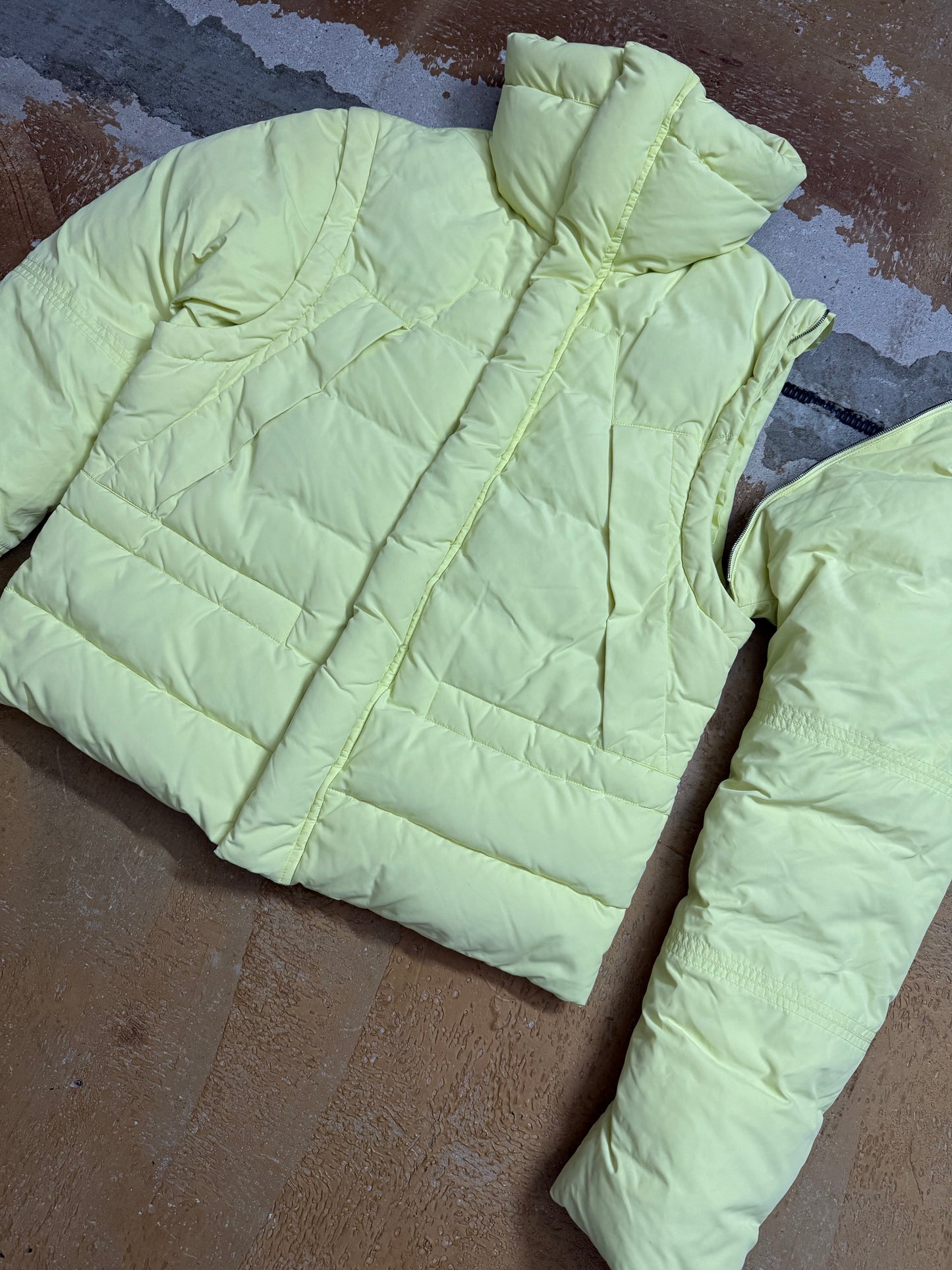 Louis Vuitton yellow zip off sleeves puffer jacket - L
