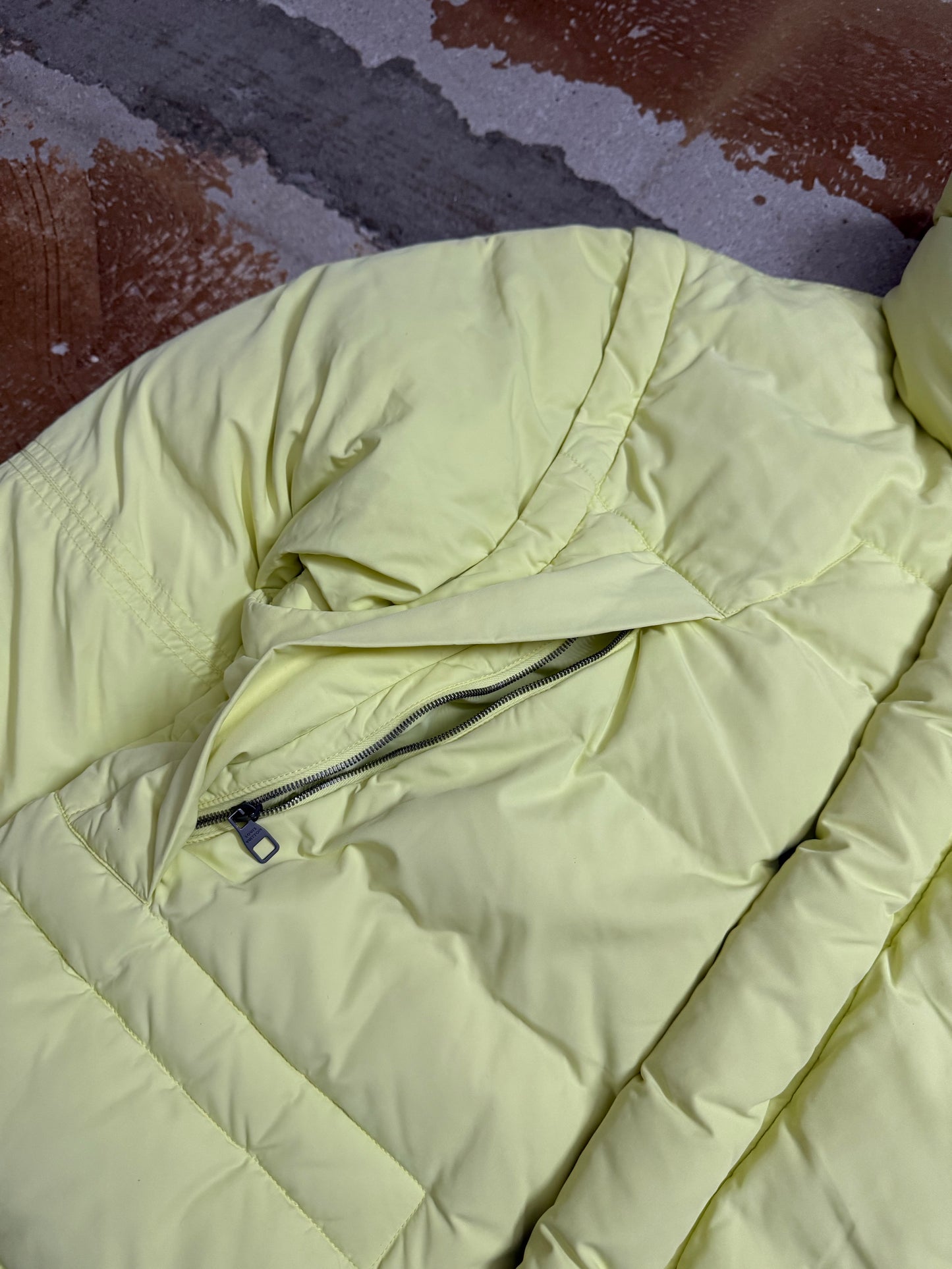 Louis Vuitton yellow zip off sleeves puffer jacket - L