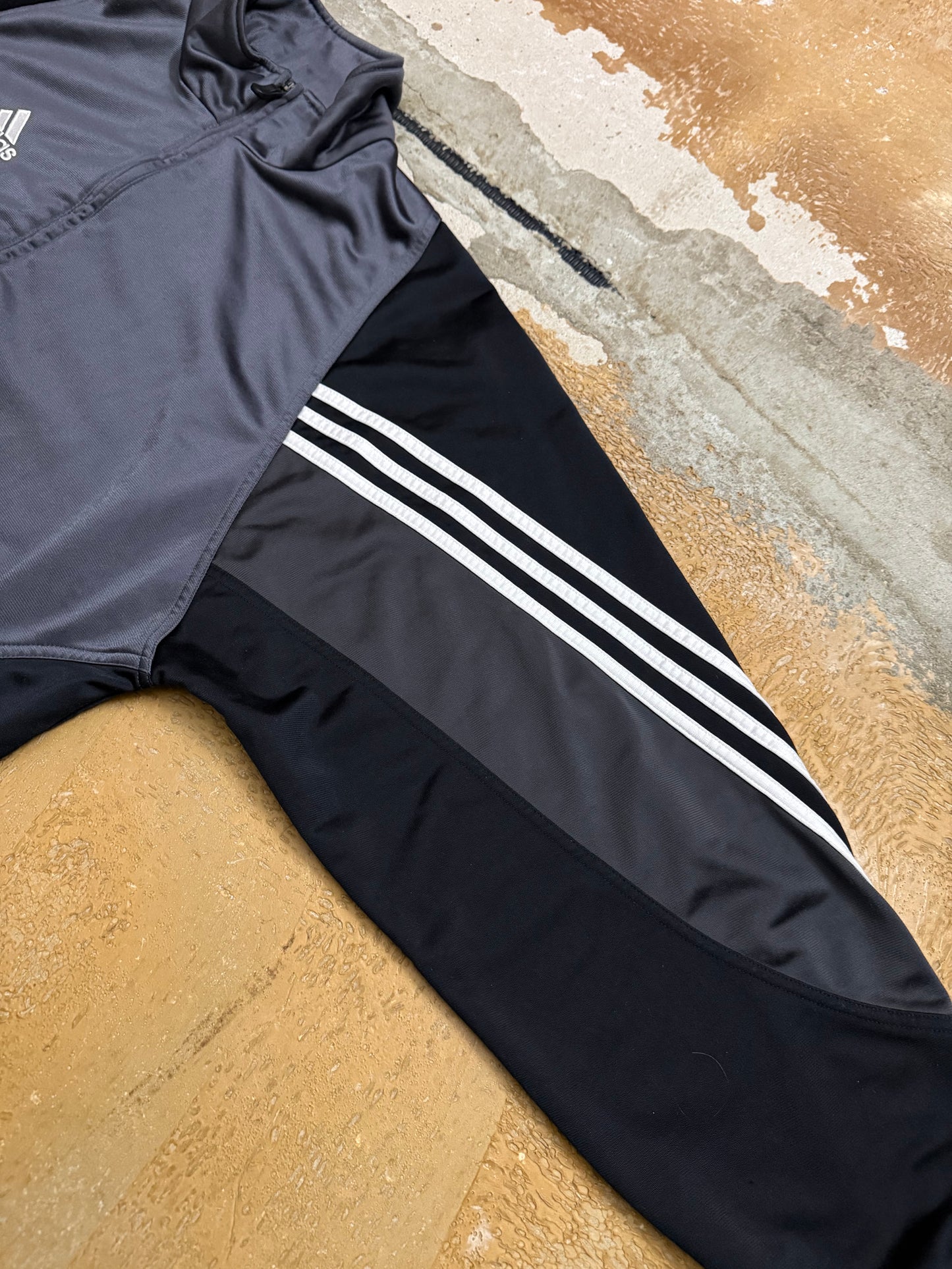 Adidas vintage track jacket - L