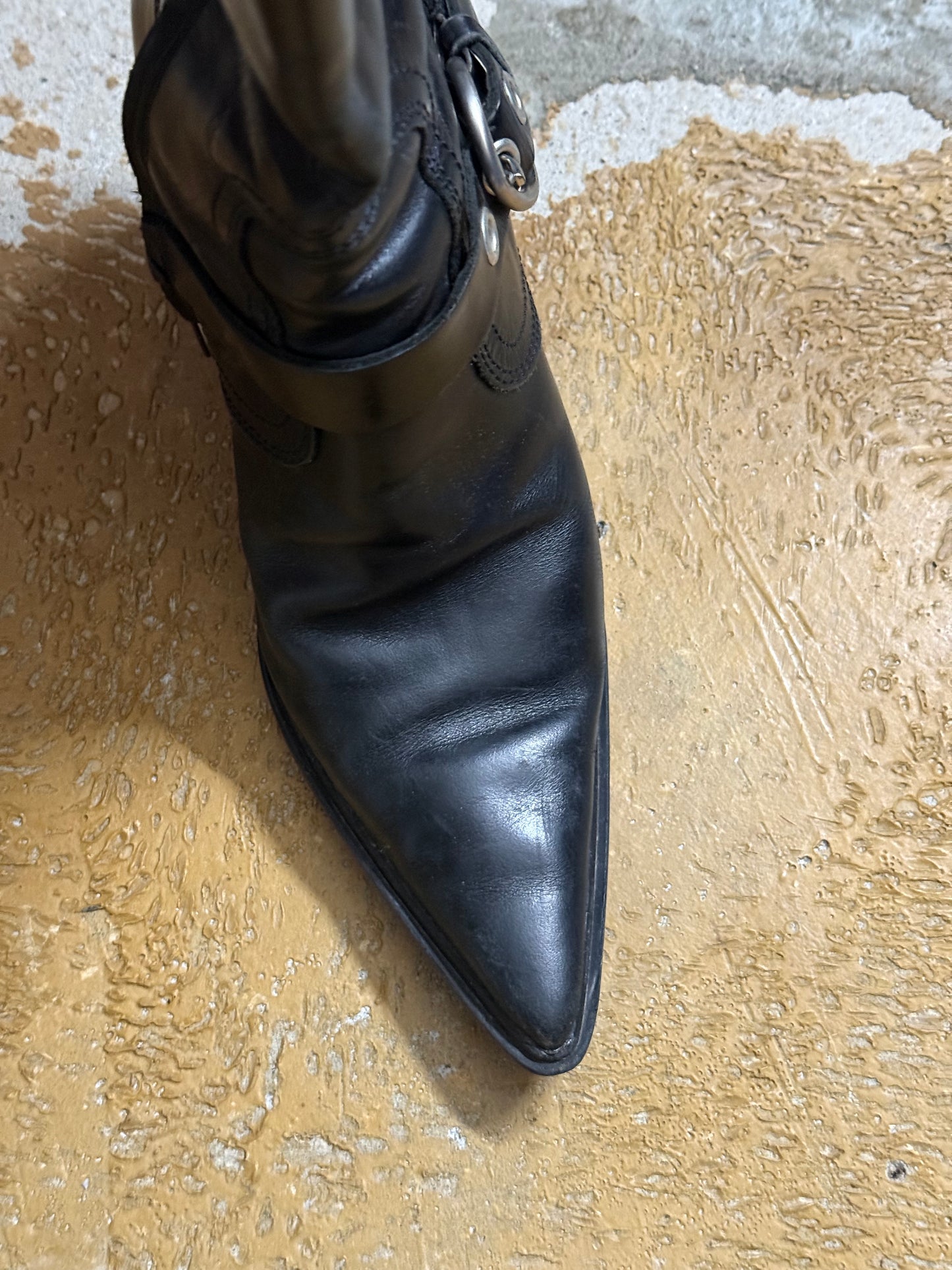 Miu Miu leather buckle heels - 38