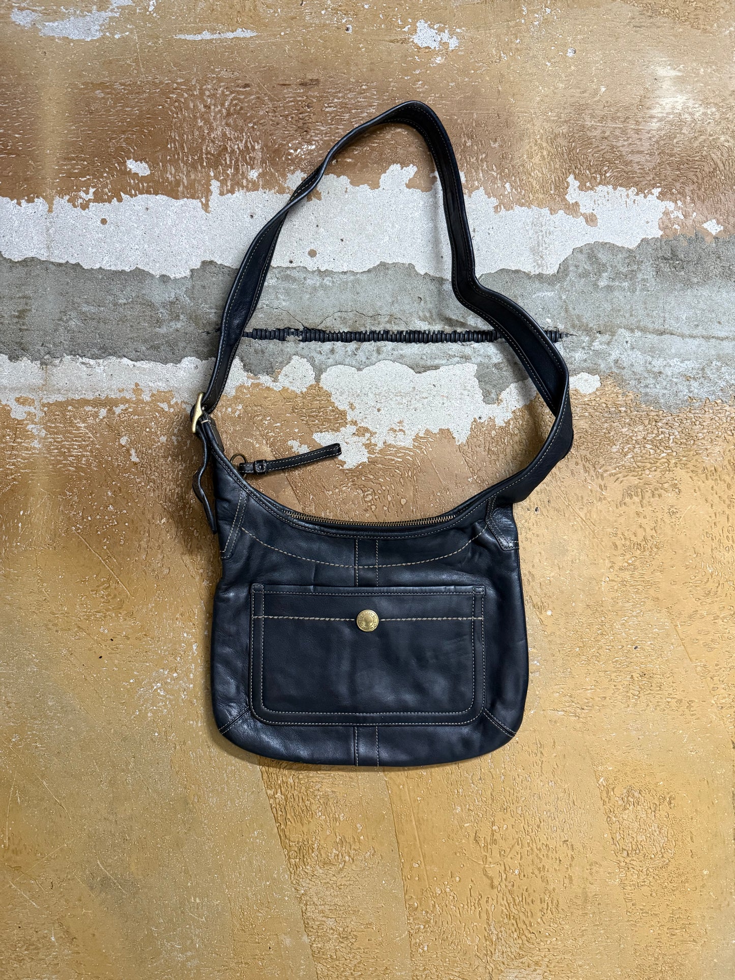 Coach vintage black / gold leather bag