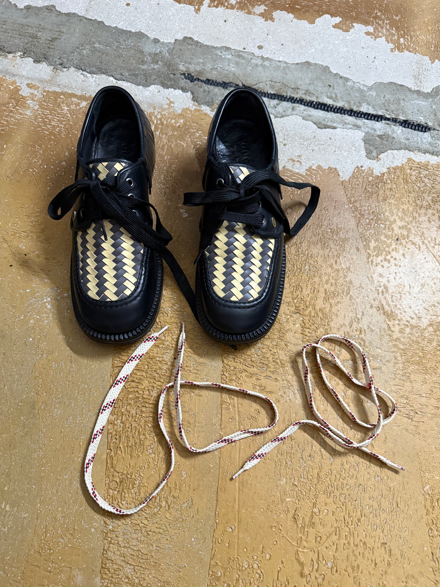 Gucci leather woven loafers - 39