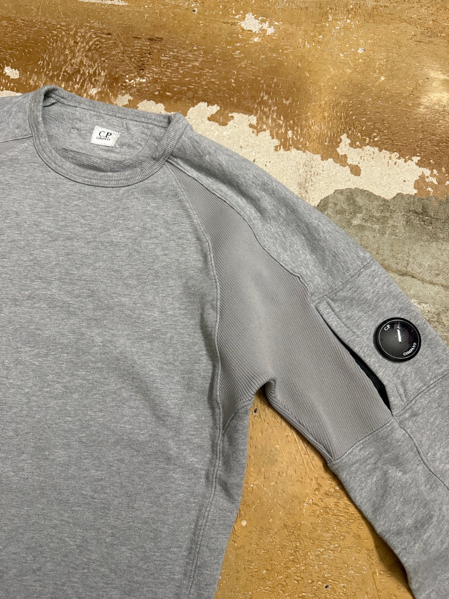 CP company lense sweater - L